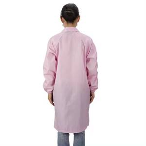 เสื้อกาวน์ป้องกันไฟฟ้าสถิตย์หลากสีสำหรับทุกเพศ  เสื้อคลุมป้องกันไฟฟ้าสถิตย์เคลือบสารป้องกันไฟฟ้าสถิตย์  ชุดคลุมป้องกันไฟฟ้าสถิตย์  ทำจากโพลีเอสเตอร์ - Product Image 2