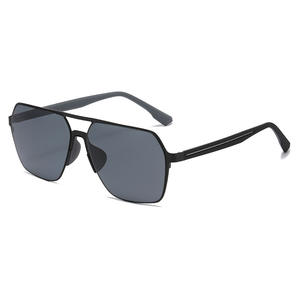 Nouvelles lunettes de soleil carrées pour hommes, monture en métal, verres TAC, protection UV400, couleur noire, pour la conduite en extérieur - Product Image 4