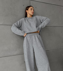 Vêtement pour femmes en gros, ensemble en tricot à logo, pull décontracté ample, deux pièces, confortable, automne et hiver, nouveauté - Product Image 2