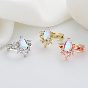 Bague en laiton mignonne en forme de larme, double couche dorée avec accents de couronne, style féerique, princesse, douce, délicate, empilable, cadeau pour femmes, bagues de couronne - Product Image 4