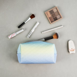 Sac de rangement de maquillage de voyage en plein air carré dégradé cosmétique pour femmes de nouveau design - Product Image 4