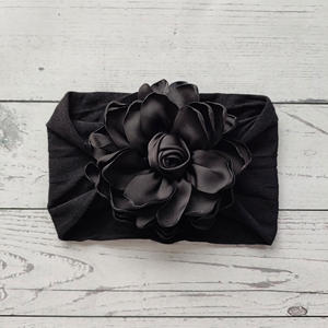 عصابة رأس نايلون على شكل زهرة بتلة من الحرير الناعم قابلة للتمدد وناعمة للأطفال جديدة إصدار عام 2024 - Product Image 2