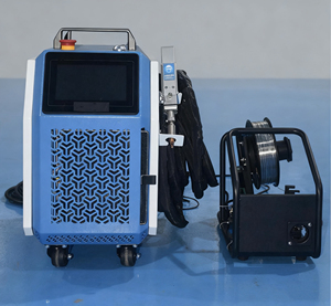 Máquina de Soldadura Láser Portátil 4 en 1 de 1500W/2000W, Refrigerada por Aire, Mini Pistola de Soldadura Manual para Acero Inoxidable, Acero al Carbono y Aluminio - Product Image 2