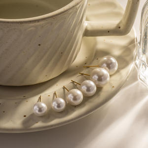 Özelleştirilmiş su geçirmez 18k altın inciler küpe Minimalist paslanmaz çelik inci kadın küpe - Product Image 4