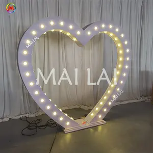 Arco di sfondo a forma di amore vendita calda arco LED acrilico sfondo di nozze evento arco decorativo