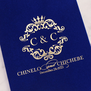 Invito tascabile in velluto blu scuro personalizzato con nappine di lusso carte di nozze fatte a mano <span class=keywords><strong>carta</strong></span> stagnola d'oro - Product Image 3