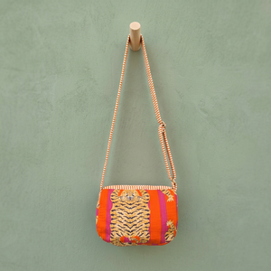 Bolso Bandolera Ligero de Algodón con Estampado Floral Naranja, Suave y Duradero, con Correa Ajustable, Estilo Bohemio para Mujer, Cierre con Cremallera - Product Image 1