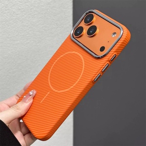Funda Protectora Premium de Fibra de Carbono Antiarañazos para iPhone 17 Pro Max 16 15 14, Magnética - Product Image 3