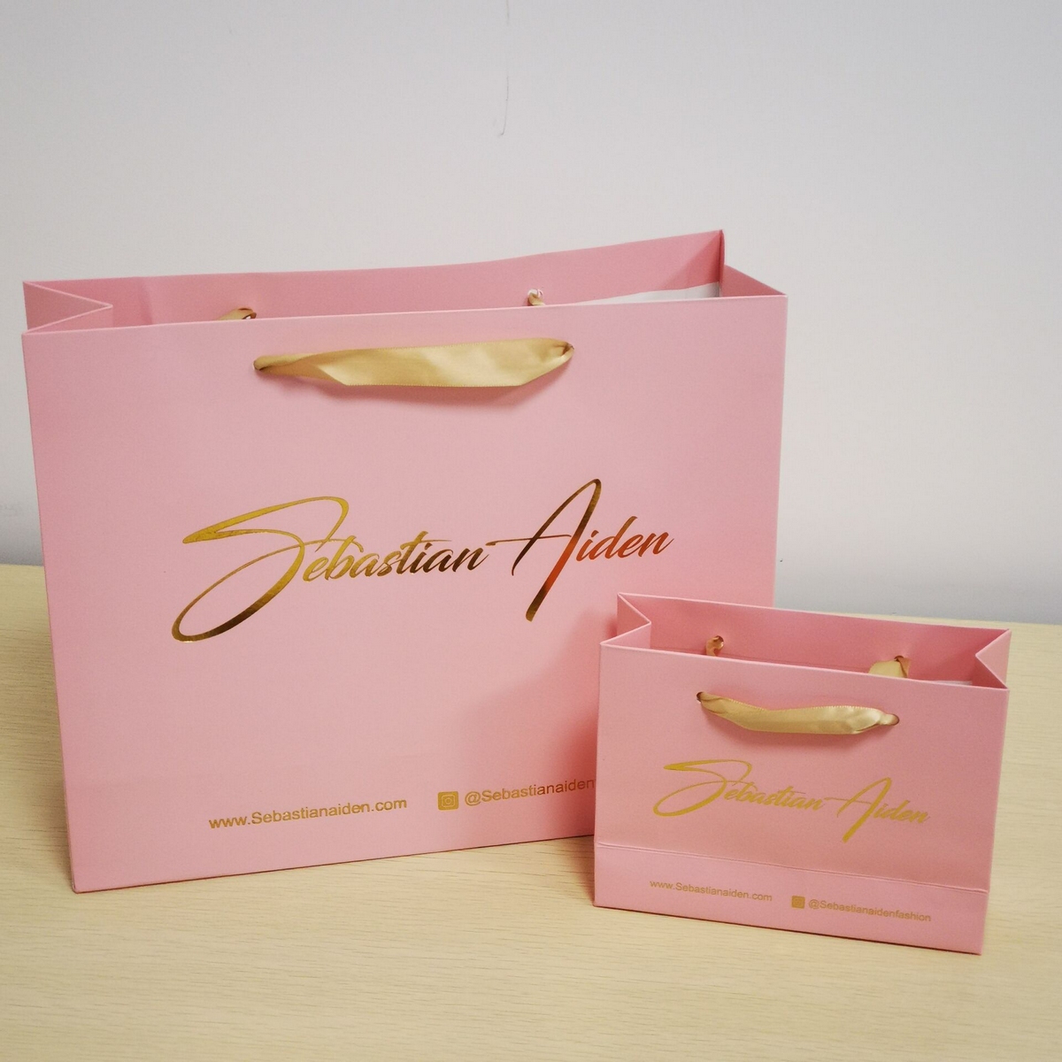 Custom Printed Luxury Gift Paper Shopping Bag And Paper Shopping Bag With Handle And Paper Bag Shopping Wholesalers
