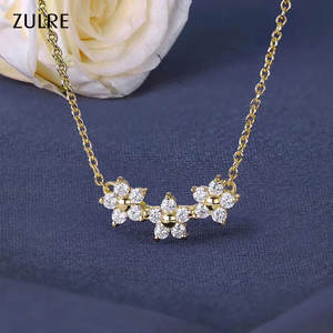 Collar de Moda con Brillantes en Forma de Estrella, Collar de Clavícula con Colgante de Moissanita en Forma de Planta, Dulce Collar con Colgante de Tres Flores para Mujer - Product Image 1