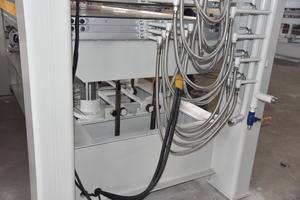 Máquina <span class=keywords><strong>de</strong></span> Prensado en Caliente para Madera Contrachapada <span class=keywords><strong>de</strong></span> <span class=keywords><strong>Segunda</strong></span> <span class=keywords><strong>Mano</strong></span>, Rentable, con Sistema Hidráulico Confiable para Tableros <span class=keywords><strong>de</strong></span> Núcleo y Tableros <span class=keywords><strong>de</strong></span> Partículas - Product Image 4