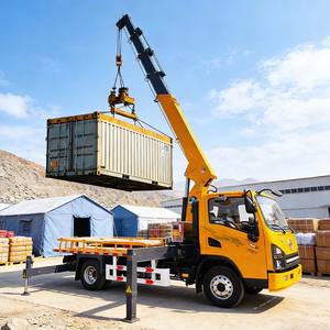 Grúa Telescópica Montada en Camión, Grúa Hidráulica de Brazo Recto de 5 Toneladas para Proyectos de Construcción - Product Image 1