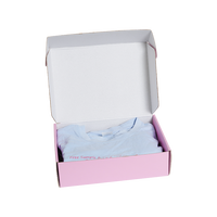 Emballage postal en carton ondulé personnalisé pour vêtements cosmétiques bijoux sweats à capuche fourrures ensemble de gaufrage par stratification mate 50 pièces
