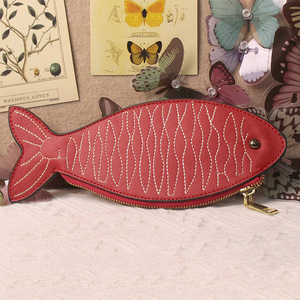 กระเป๋าใส่เหรียญรูปปลาคาร์พสีแดงแบบวินเทจขายส่ง พร้อมซิป PU  ใส่บัตร ใส่เครื่องประดับ ใส่เครื่องสำอาง - Product Image 2