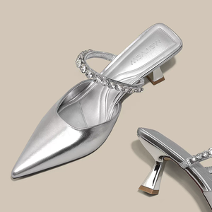 Nouvelles chaussures d'été à bout fermé, talon fin (3-5 cm), dessus en PU, semelle en caoutchouc, à enfiler, avec décoration en cristal - Product Image 1