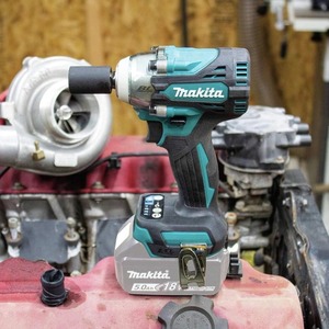 Clé à chocs <span class=keywords><strong>sans</strong></span> <span class=keywords><strong>fil</strong></span> <span class=keywords><strong>professionnelle</strong></span> Makita DTW285, 3 vitesses, 280 Nm, alimentée par batterie au lithium, pour échafaudage - Product Image 3