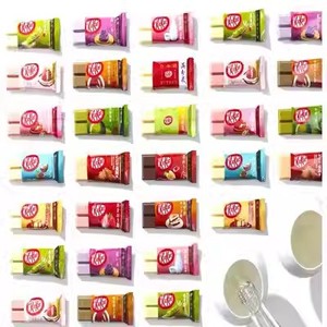 <span class=keywords><strong>Kitkat</strong></span> Biscuit Matcha Chocolat Noir Sandwich Stick avec Enrobage Croustillant au Goût de Requin Importé du Japon - Product Image 6