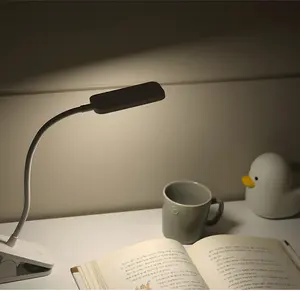 2022 vendita calda LED clip on lampada da tavolo con lampada da tavolo ricaricabile con luce dimmer per la lettura