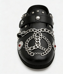 Sabots et mules pour hommes en cuir PU personnalisés |   Mules pour hommes de style <span class=keywords><strong>Birkenstock</strong></span> antidérapantes avec chaîne et boucle décorative, sabots personnalisés pour hommes - Product Image 2
