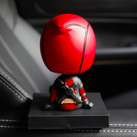 Vente en gros de figurines de poupées en résine de héros de dessins animés créatifs, figurines à ressort, figurines de collection, modèle décoratif de voiture