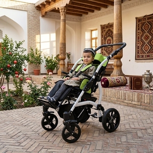 Silla de Ruedas Todoterreno Premium de Aluminio para Niños con Parálisis Cerebral (PC) y Necesidades Especiales, con Asiento Ajustable e Inclinable - Product Image 1