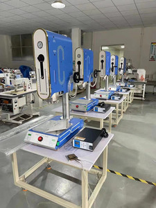 Machine à coudre industrielle RONMACK RM-940UB à ultrasons pour la pose de boutons, point noué, plate, manuelle, avec moteur et engrenages - Product Image 3
