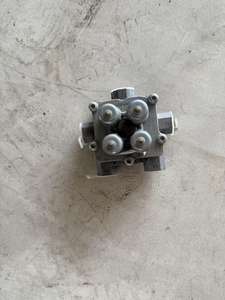 Válvula de protección de cuatro circuitos Original para SITRAK C7H HOWO T7H Válvula de cuatro circuitos <span class=keywords><strong>MAN</strong></span> Motor Repuestos WG9000360523 - Product Image 3