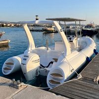 Bateau semi-rigide Hypalon haute vitesse 5,8 m, coque en fibre de verre à fond en V profond, console centrale, bateau pneumatique rigide pour sports nautiques