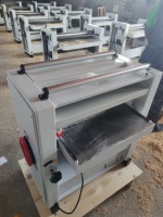 Raboteuse-Dégauchisseuse à Lames Hélicoïdales Droites pour le Travail du Bois 400 mm