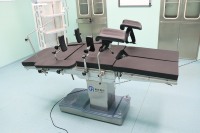 Table d'opération électrique intégrée à 4 commandes, lit chirurgical multifonctionnel pour hôpital, clinique ou salle