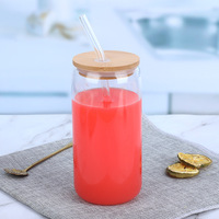 Mug à bière en verre borosilicate transparent en forme de canette, personnalisable, 12oz 16oz, avec couvercle en bambou et paille, écologique et réutilisable, vente en gros