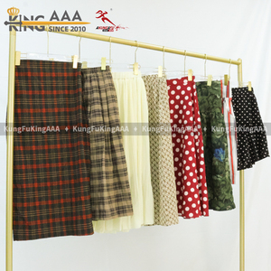 KungFu KingAAA 批量二手夏季连衣裙 女士混尺码棉/涤混纺成包批发供应商定制 - Product Image 3