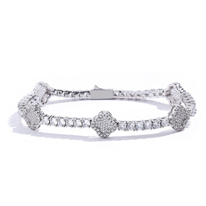 Bracelet Moissanite Trèfle à Quatre Feuilles Iced Out VVS en Argent Sterling 925, Maillons Floraux Porte-Bonheur Certifiés GRA, Effet Bling - Product Image 5