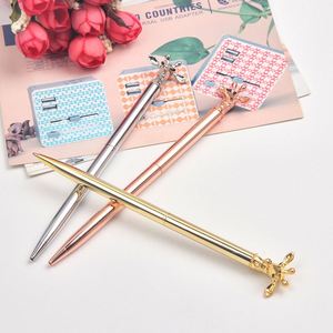 Stylo bille rotatif en métal personnalisé, mignon et kawaii, avec logo imprimé en forme de girafe, idéal pour les cadeaux de papeterie promotionnels - Product Image 6