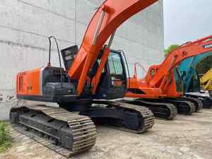 Excavadora Pequeña de Ingeniería Civil Japonesa Original HITACHI ZX210 Usada en Venta - Product Image 3