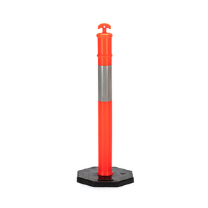 حاجز أمان برتقالي منتصب من أعلى حرف T مع قاعدة سوداء عاكسة - Product Image 1