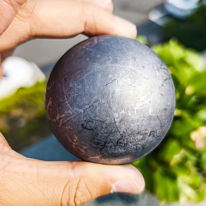 Sphère de Shungite sculptée en cristal de guérison de haute qualité pour la décoration intérieure – Vente en gros - Product Image 1