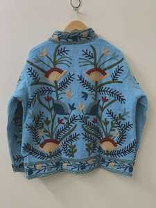 เสื้อแจ็คเก็ตบอมเบอร์ผ้าฝ้ายปักลายดอกไม้และสัตว์แบบซูซานี ทำมือสำหรับผู้หญิง ระบายอากาศได้ดี เหมาะสำหรับฤดูหนาว แฟชั่นบูติก - Product Image 2