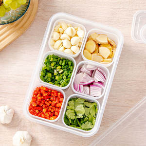 Juego de recipientes cuadrados de plástico para almacenar alimentos con tapa abatible y compartimentos divididos para uso en pícnic y refrigerador. - Product Image 5