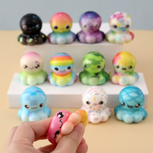 Adorable Figurine Pieuvre Souple en PU à Rebond Lent, Jouet à Presser Éducatif, Décompression, Ornement de Bureau, Vente en Gros - Product Image 2