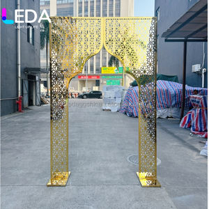 Arco de boda tallado en metal dorado de LEDA Factory, marco floral para decoración de bodas, festivales y eventos. - Product Image 1