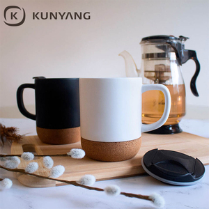 <span class=keywords><strong>Mug</strong></span> en céramique noir mat nordique personnalisé avec base en liège, <span class=keywords><strong>mug</strong></span> à café avec couvercle, fond en liège isolé et couvercle en plastique - Product Image 5