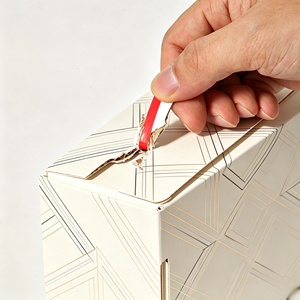 Cajas de Envío Personalizadas con Efecto de Estampado en Dorado, Cajas de Correo para Comercio Electrónico con Tira Desprendible, Cajas de Embalaje de Cartón Corrugado para Envíos - Product Image 2
