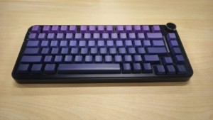 Clavier mécanique sans fil 75% personnalisable en usine, trois modes, hot-swap, RGB, Bluetooth, avec touches gravées latéralement, pour le gaming - Product Image 5