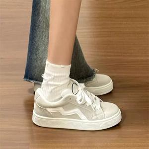 <span class=keywords><strong>Zapatillas</strong></span> Casuales de Dos Tonos (Negro y Blanco) para Mujer, <span class=keywords><strong>con</strong></span> Paneles de Gamuza Suave, <span class=keywords><strong>con</strong></span> Cordones y de Caña Baja - Product Image 2