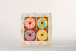 Vente en gros de bombes de <span class=keywords><strong>bain</strong></span> colorées faites à la main en forme de parfum DIY à prix d'usine coffret cadeau de <span class=keywords><strong>bain</strong></span> <span class=keywords><strong>moussant</strong></span> pour la maison fournitures de fête OEM & ODM - Product Image 2