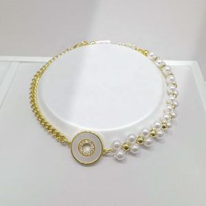 Pulseras personalizadas de plata 925 con dijes de perlas redondas, minimalistas, chapadas en oro, con circonitas elegantes, para niñas. - Product Image 3