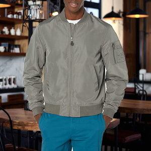 Chaqueta Bomber de Invierno Bordada Personalizada, Diseño Original, Acolchado de Algodón, Nailon y Poliéster, Fabricante OEM, Técnicas de Lavado - Product Image 3