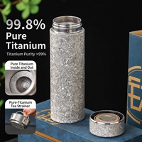 Bouteille d'eau en titane à double paroi isolée sous vide de qualité supérieure, portable, pour les voyages en plein air sur de courtes distances