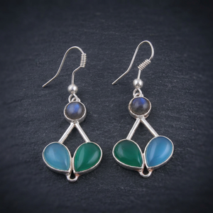 Boucles d'oreilles pendantes colorées à trois pierres Onyx vert naturel, Aqua Calcedony & Labradorite Boucles d'oreilles pendantes en argent 925 - Product Image 3